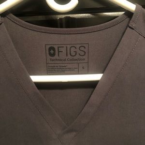 FIGS Charcoal Scrub Set